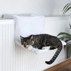 Trixie Deluxe Plush Radiator Bed - White